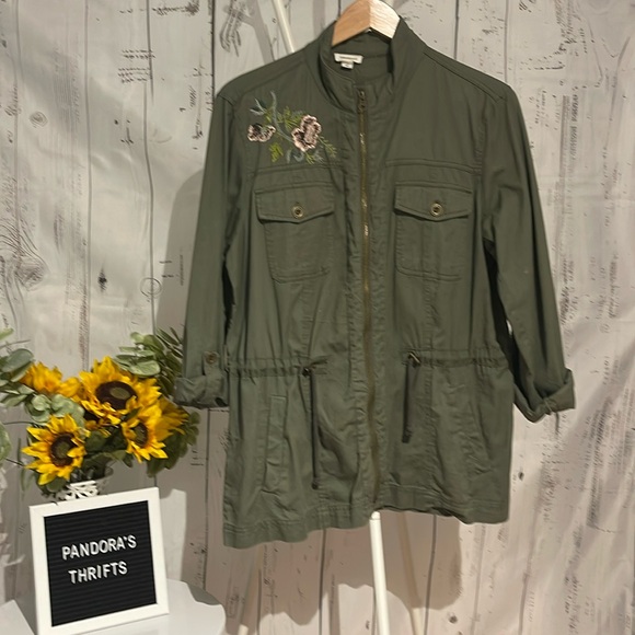 Westport Olive Green Embroidered Flowers Women’s jacket Size L Preowned - Picture 1 of 10